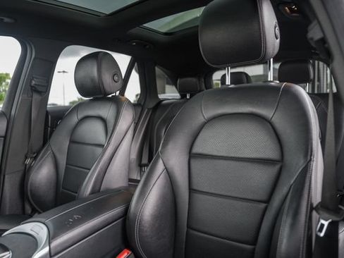Used 2021 Mercedes-Benz GLC 300 4MATIC image 34
