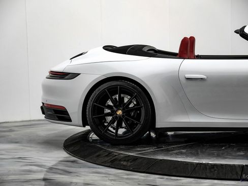 Used 2021 Porsche 911 Carrera 4 image 23