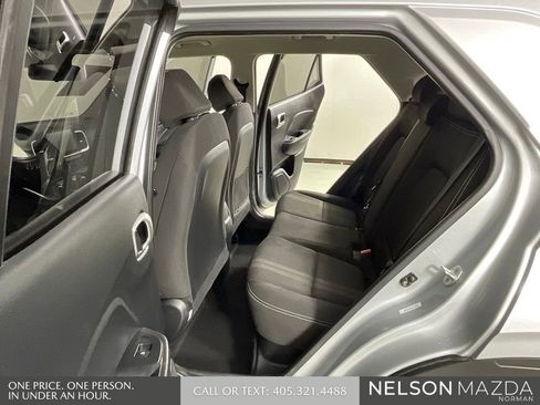 Used 2021 Hyundai Venue SEL image 13