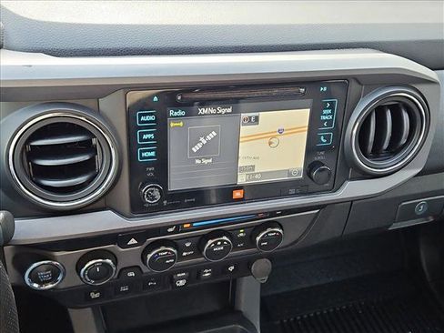 Used 2019 Toyota Tacoma TRD Off-Road image 14