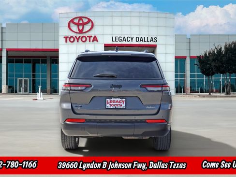 Used 2024 Jeep Grand Cherokee L Altitude AWD/4WD image 9