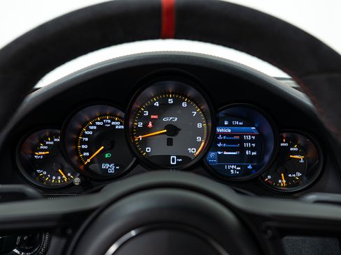 Certified 2018 Porsche 911 GT3 RWD image 28