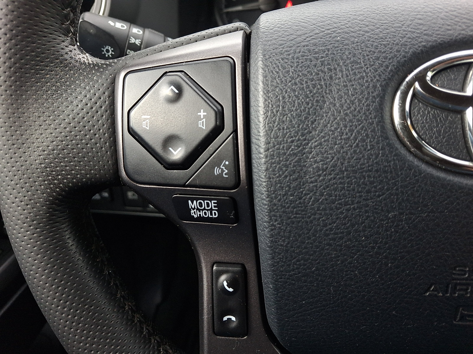 Used 2020 Toyota Tacoma TRD Off-Road AWD/4WD image 21