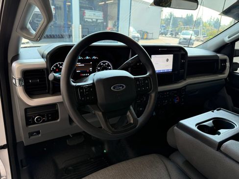 Used 2025 Ford F250 XL w/ XL Chrome Package RWD image 13