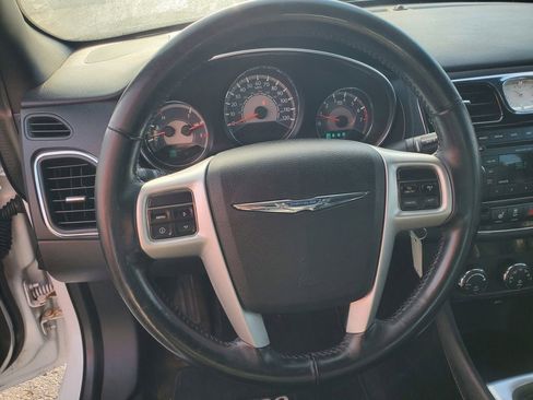 Used 2013 Chrysler 200 Limited image 10