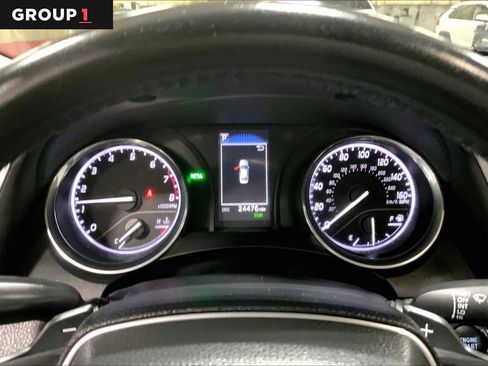 Certified 2020 Toyota Camry SE image 25