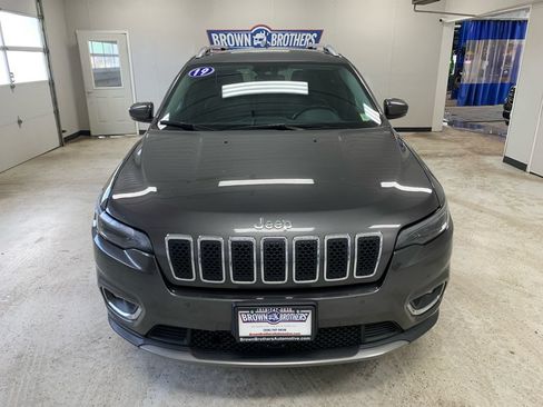 Used 2019 Jeep Cherokee Limited w/ Technology Group AWD/4WD image 12