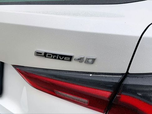 Certified 2025 BMW i4 eDrive40 w/ Premium Package image 9