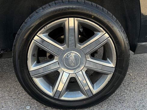 Used 2019 Cadillac Escalade ESV Luxury RWD image 9
