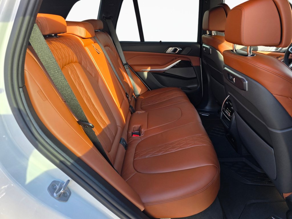 Used 2026 BMW X5 xDrive40i w/ M Sport Package AWD/4WD image 25
