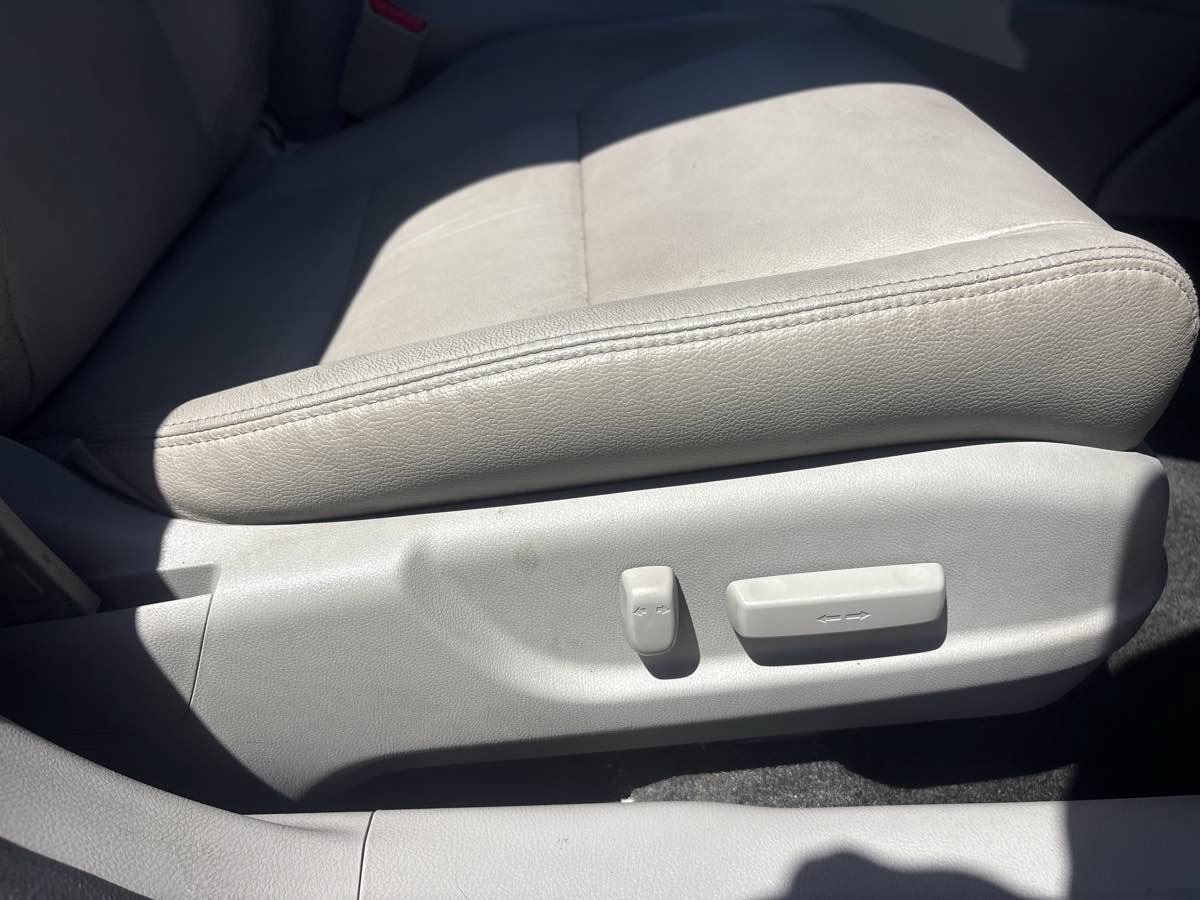 Used 2012 Honda Accord EX-L image 17