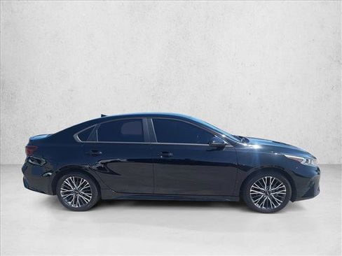 Used 2023 Kia Forte GT-Line w/ GT-Line Technology Package FWD image 4