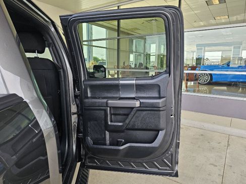 Used 2019 Ford F150 XLT w/ Equipment Group 302A Luxury AWD/4WD image 13