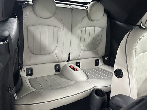 Used 2019 MINI Cooper S image 26