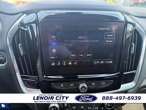 Used 2023 Chevrolet Traverse LT FWD image 23