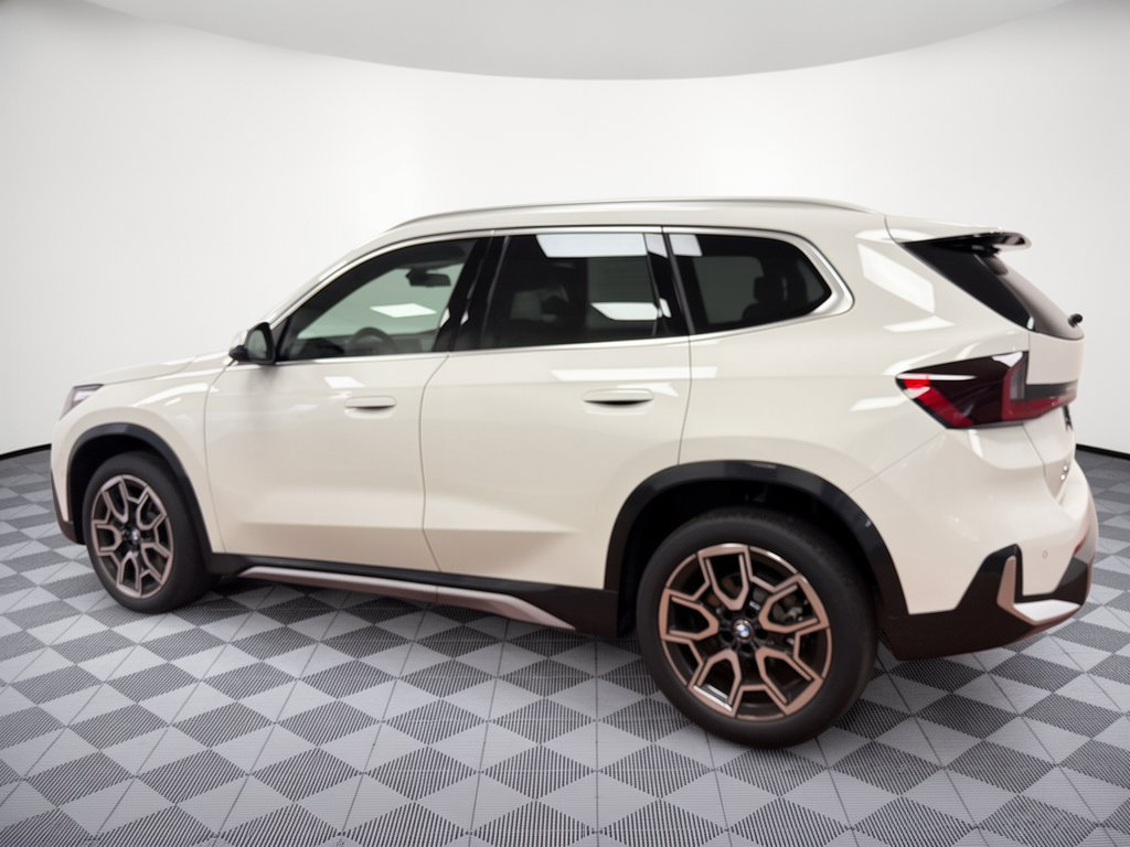 Used 2026 BMW X1 xDrive28i w/ Technology Package AWD/4WD image 3