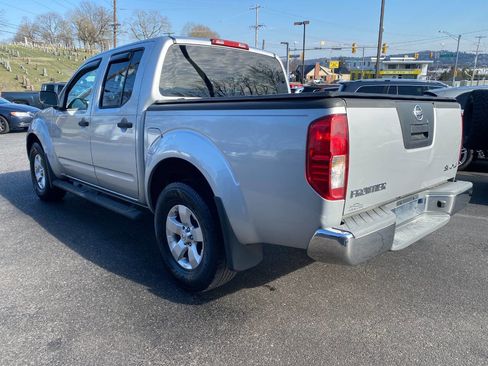 Used 2012 Nissan Frontier SV w/ SV Premium Utility Pkg image 5