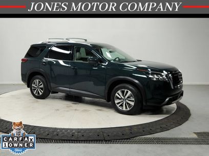 Used 2025 Nissan Pathfinder SL