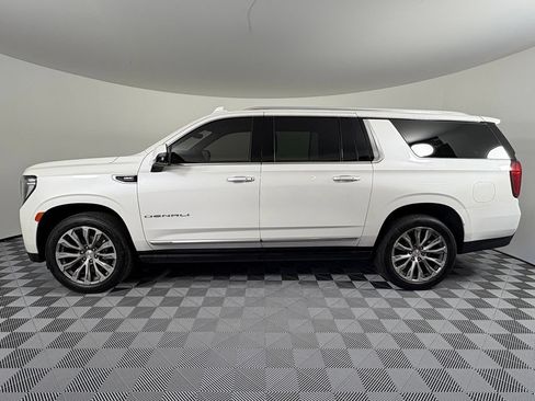 Used 2021 GMC Yukon XL Denali w/ Denali Premium Package AWD/4WD image 13