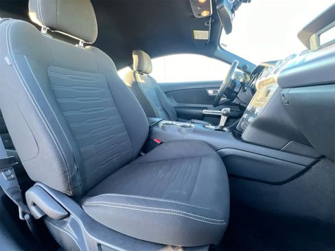 Used 2017 Ford Mustang Coupe image 20