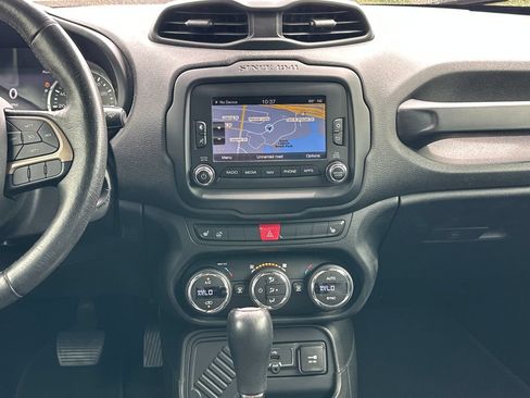 Used 2017 Jeep Renegade Limited FWD image 16