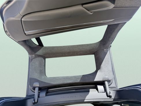 Used 2023 Tesla Model X image 36
