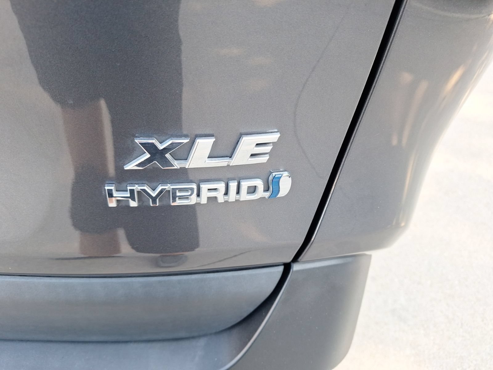 Used 2024 Toyota RAV4 XLE AWD/4WD image 12