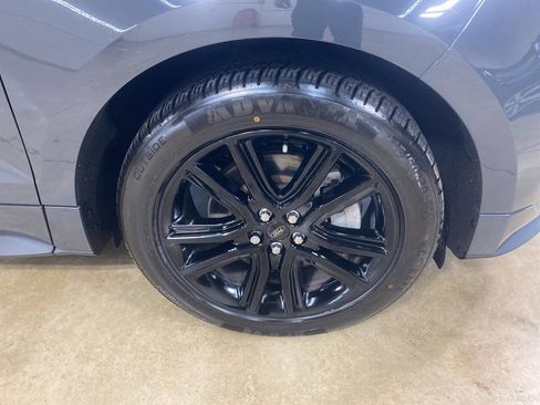 Used 2021 Ford Edge ST-Line w/ Cold Weather Package image 11