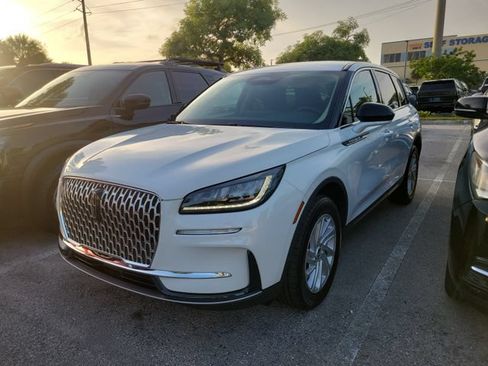 Certified 2025 Lincoln Corsair FWD image 3
