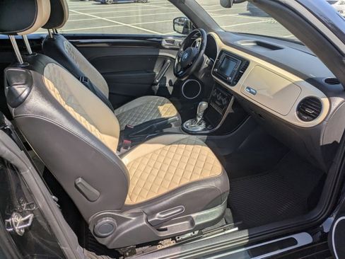 Used 2019 Volkswagen Beetle S image 16