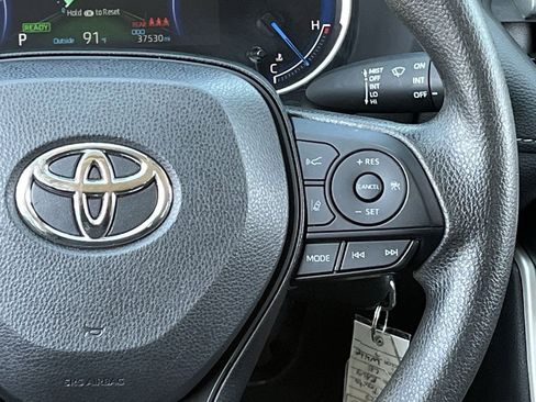 Used 2025 Toyota RAV4 LE AWD/4WD image 14