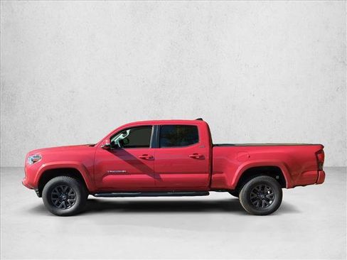 Used 2022 Toyota Tacoma SR5 w/ Technology Package image 8