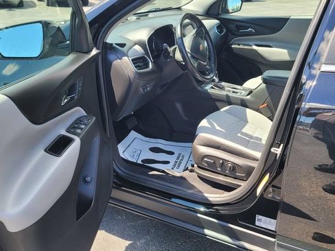 Used 2022 Chevrolet Equinox LT w/ Driver Convenience Package AWD/4WD image 18