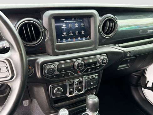 Used 2022 Jeep Gladiator Sport image 27