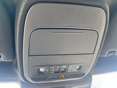 New 2025 Ford Expedition Platinum w/ Stealth Performance Package image 23