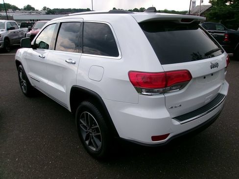 Certified 2017 Jeep Grand Cherokee Limited AWD/4WD image 4