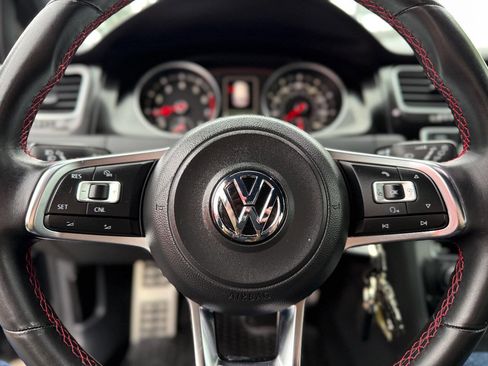 Used 2015 Volkswagen Golf 4-Door image 35