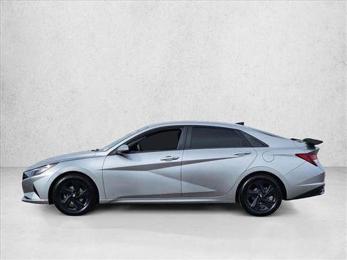 Used 2021 Hyundai Elantra SEL image 8