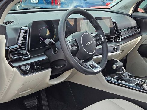 Certified 2024 Kia Sportage EX image 2