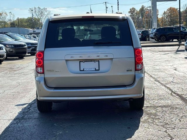 Used 2016 Dodge Grand Caravan SXT FWD image 36
