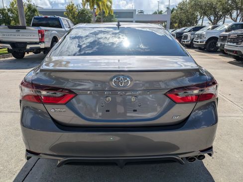 Used 2023 Toyota Camry SE FWD image 5
