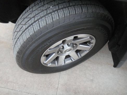 Used 2014 Toyota FJ Cruiser 2WD w/ Convenience Package image 29