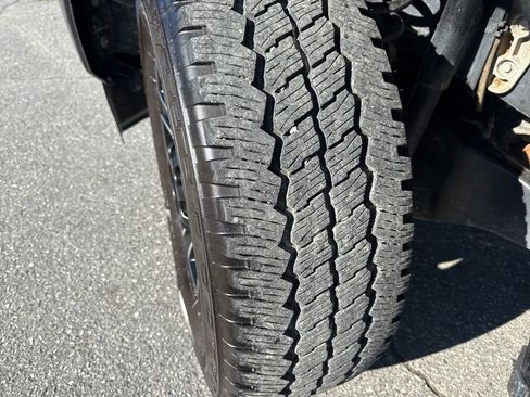 Used 2025 Ford F250 Platinum image 36