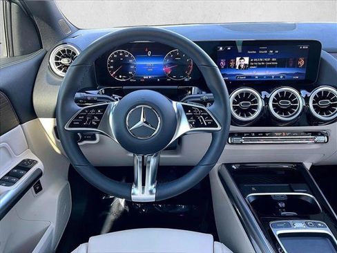 Used 2026 Mercedes-Benz GLA 250 image 7