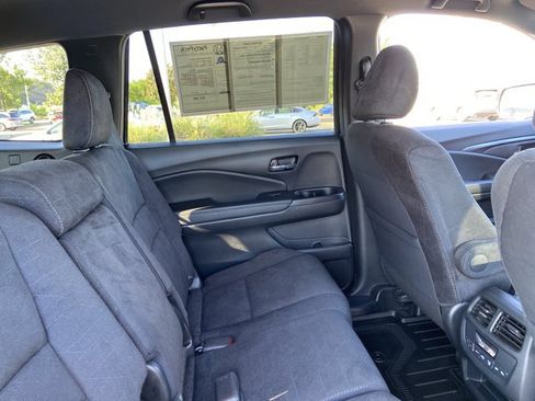 Used 2022 Honda Pilot Sport image 21