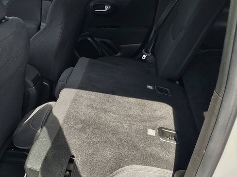 Used 2020 Jeep Renegade Sport w/ Sport Appearance Group FWD image 31