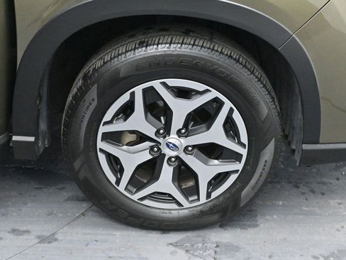 Used 2022 Subaru Forester Premium image 34