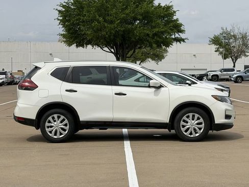 Used 2020 Nissan Rogue S image 3