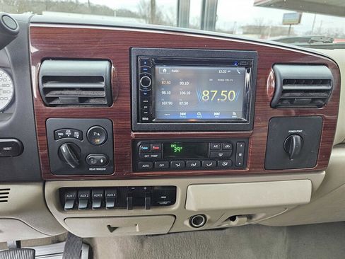 Used 2006 Ford F350 Lariat AWD/4WD image 13