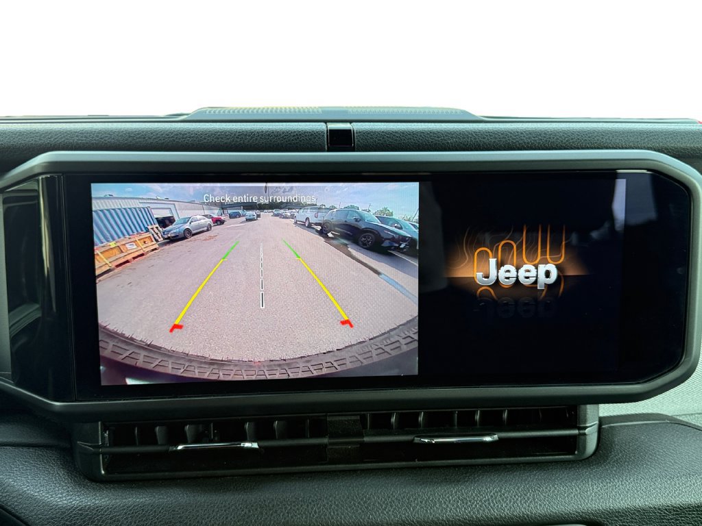 Used 2025 Jeep Wrangler Unlimited Sport AWD/4WD image 15